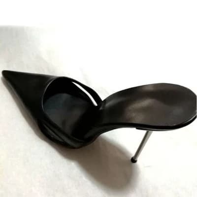Mule Heels Without Correa thumbnail