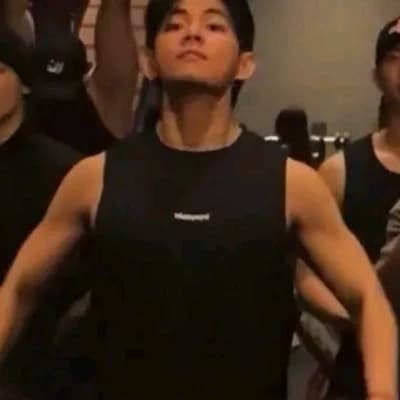 Kim Taehyung . thumbnail