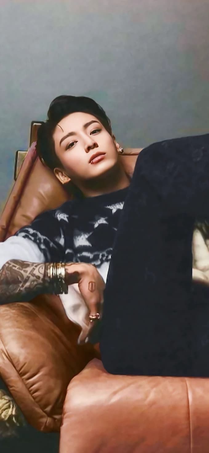 Jungkook flirty golden thumbnail