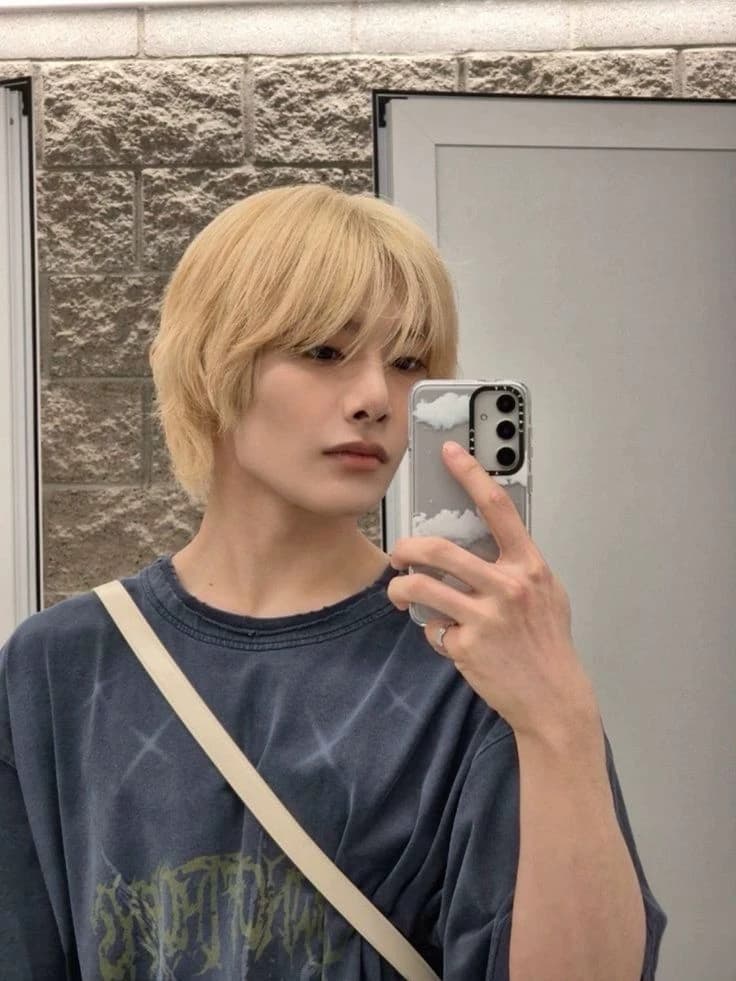 Jeongin  thumbnail