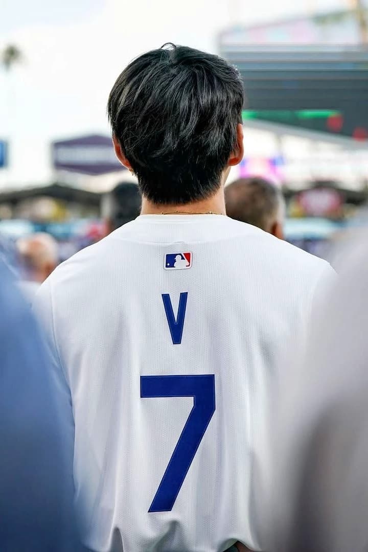 Kim Taehyung thumbnail