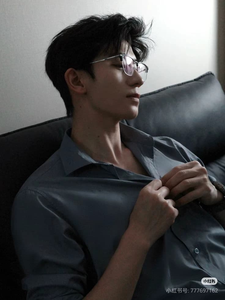 Han Yichen thumbnail