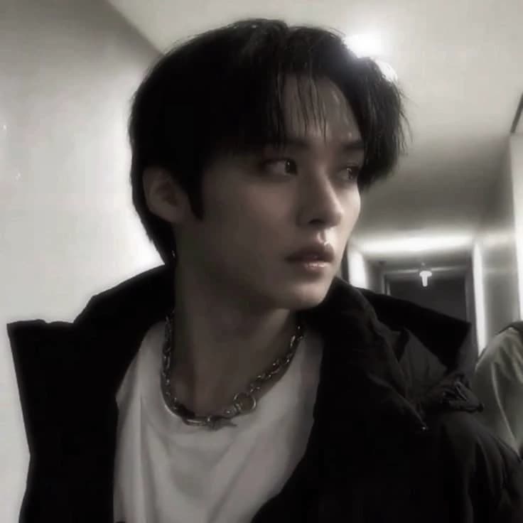 Lee Know  thumbnail