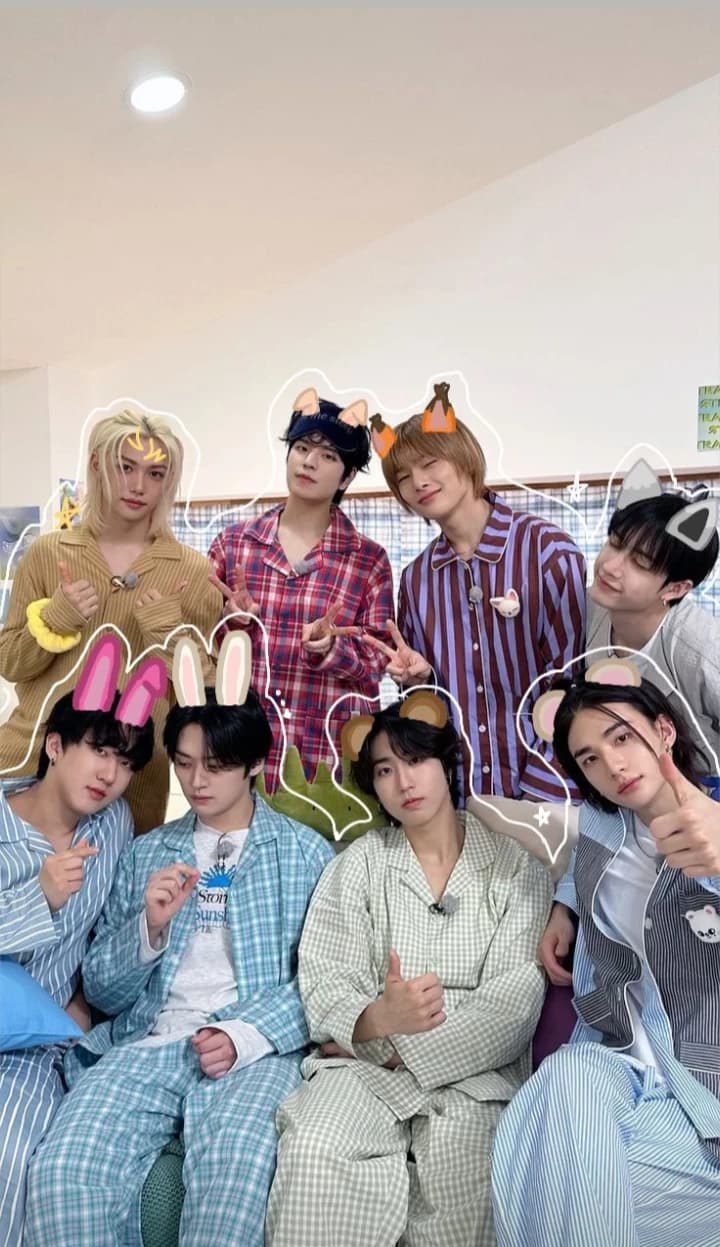 Stray kids thumbnail