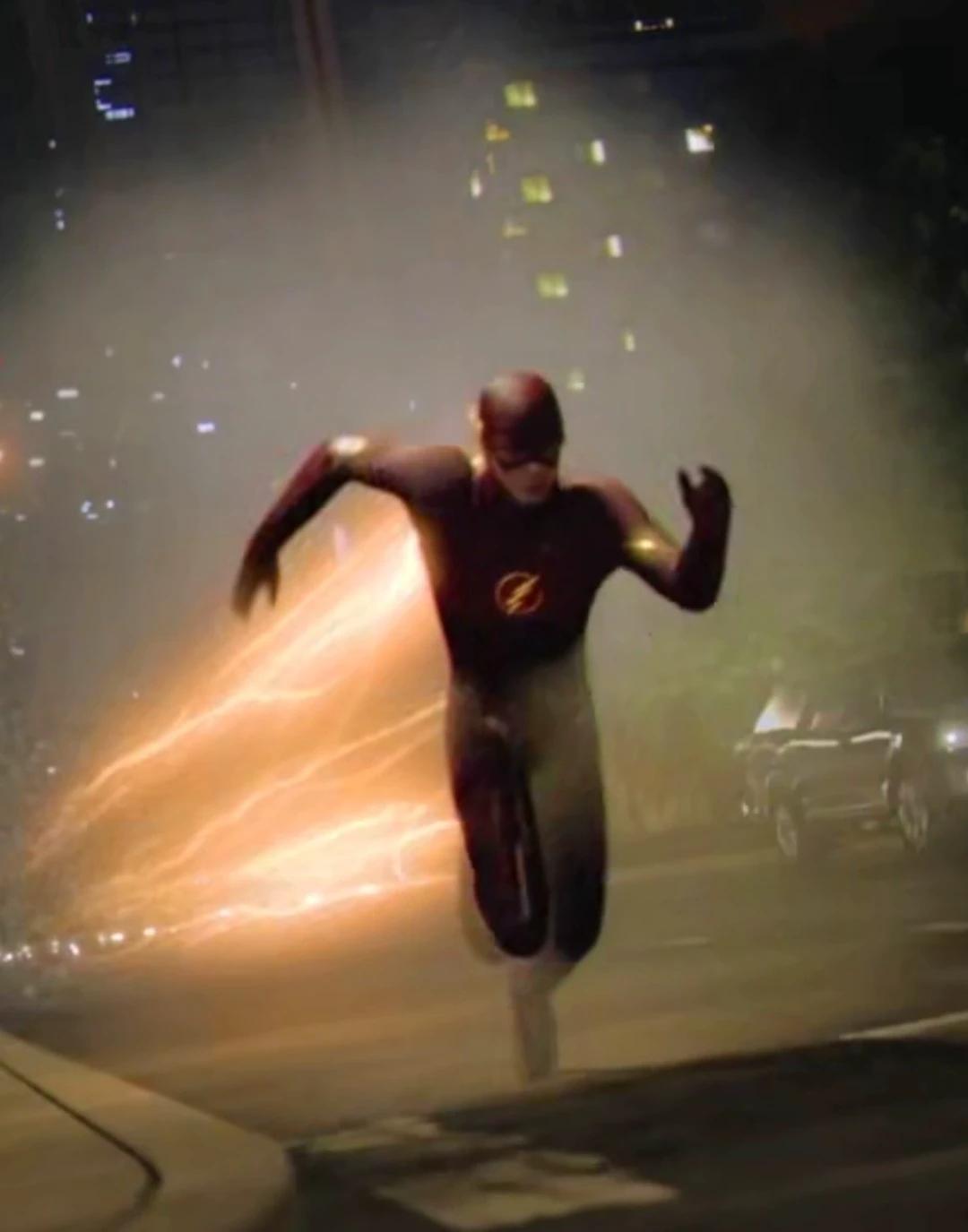 Barry Allen (Flash⚡) thumbnail