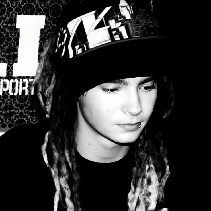 Tom Kaulitz-Irmãos 🖤 thumbnail