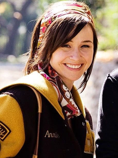 Annie Brackett thumbnail