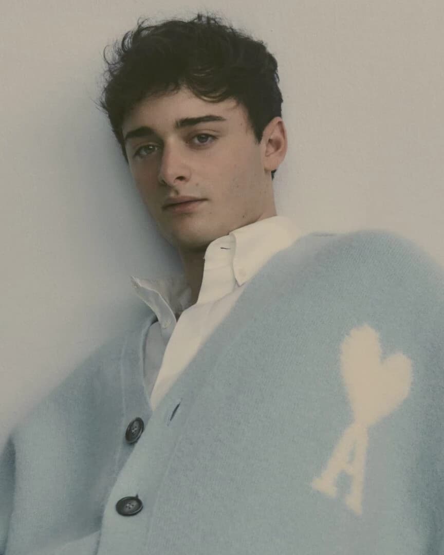 Noah Schnapp thumbnail