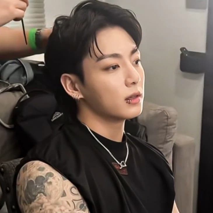 Jeon Jungkook thumbnail