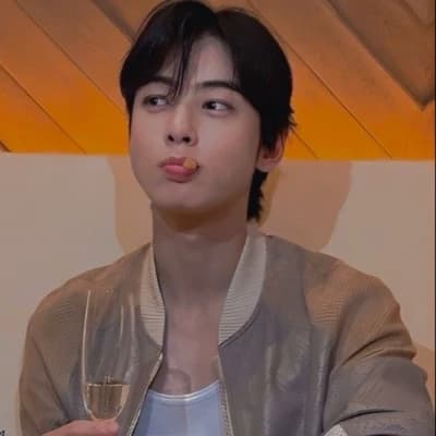 Cha Eun-Woo thumbnail