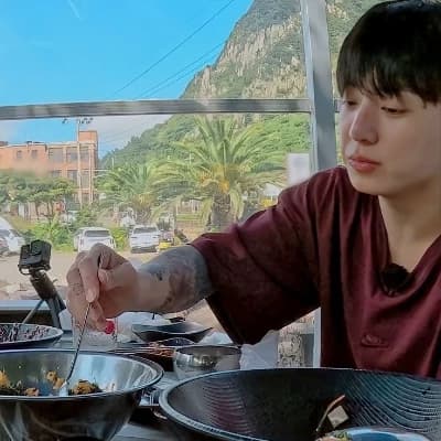Jeon Jungkook thumbnail