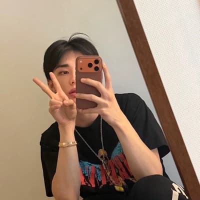 Hwang Hyunjin thumbnail