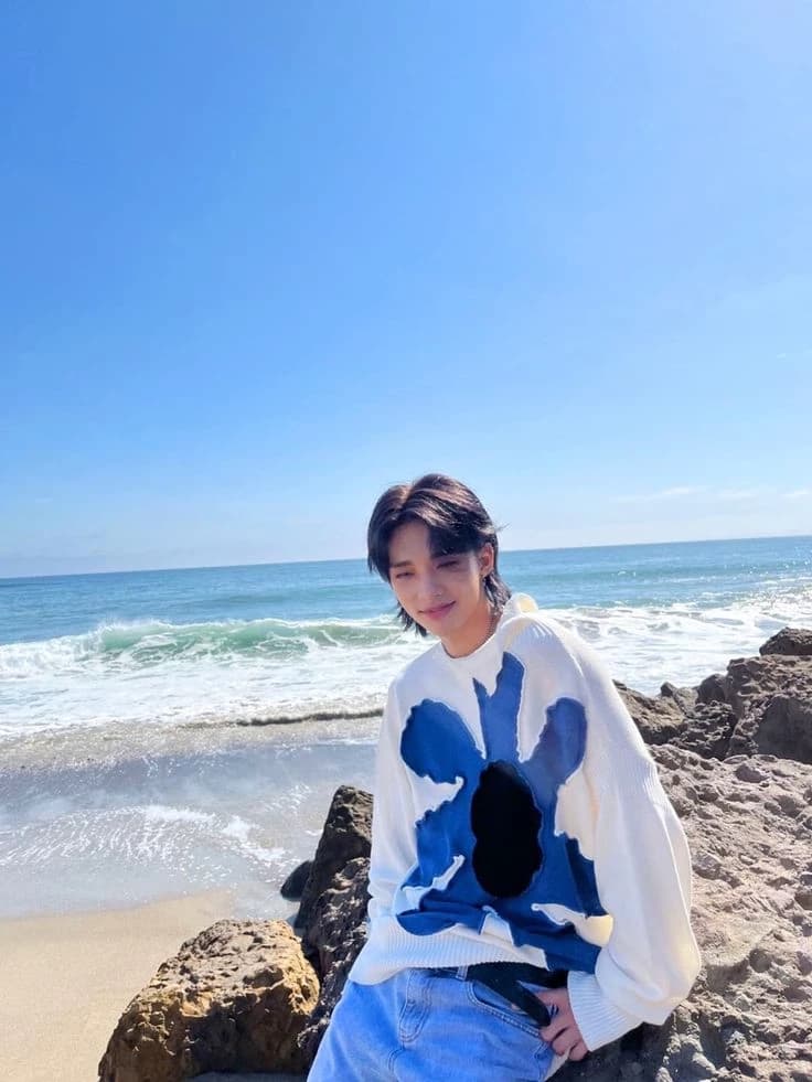 Hwang Hyunjin thumbnail