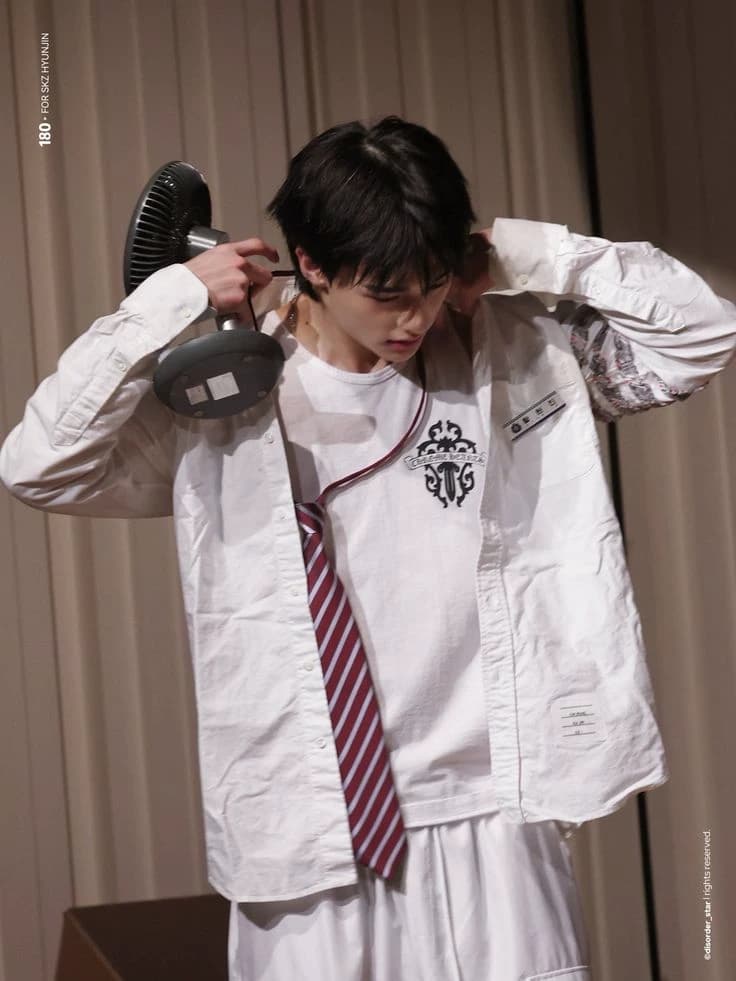 Hwang Hyunjin thumbnail