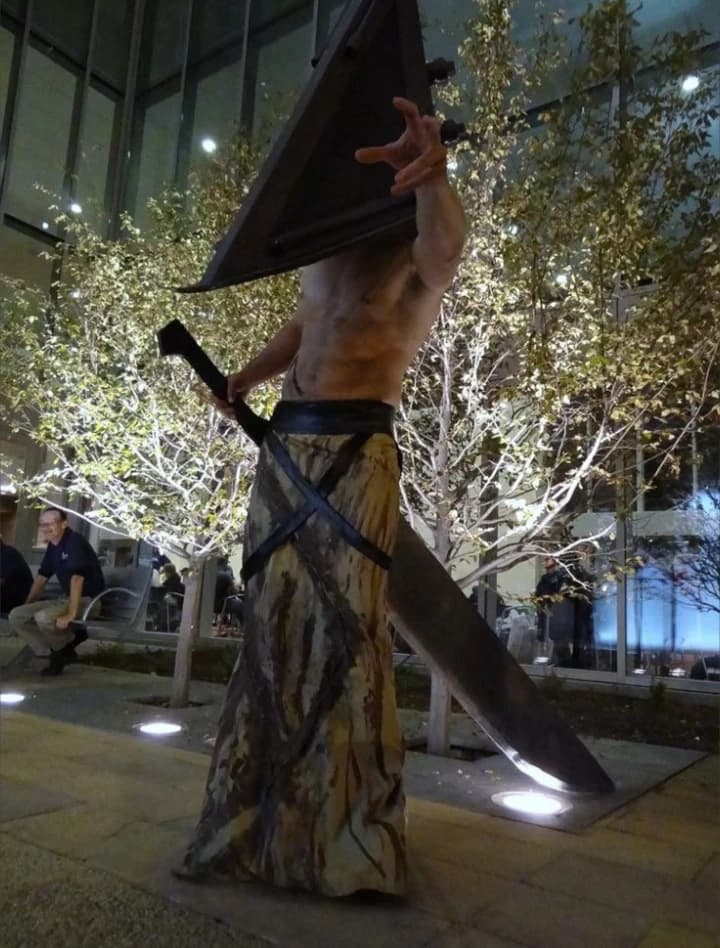 †Pyramid Head thumbnail