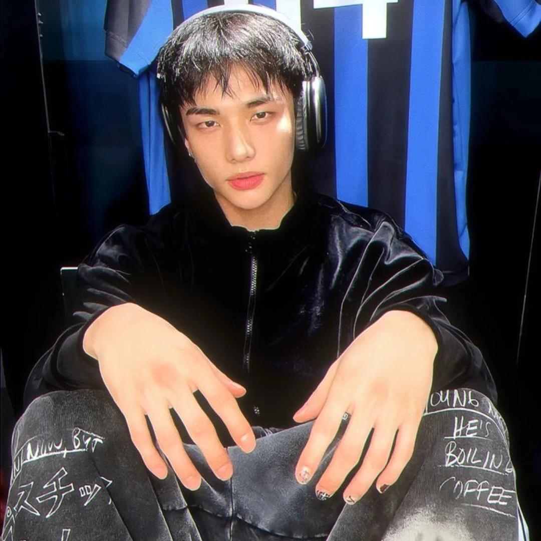 Hwang Hyunjin thumbnail
