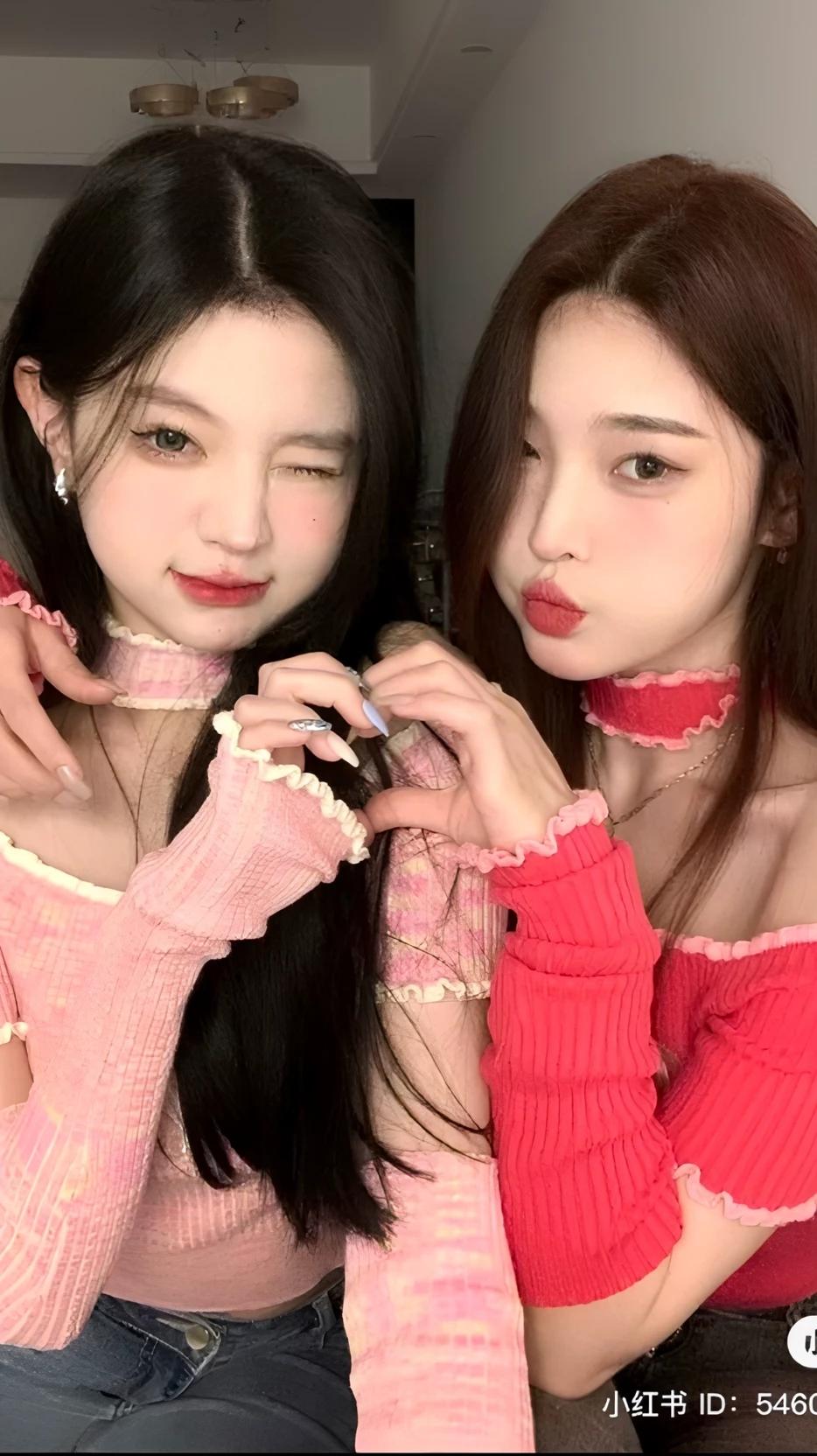Lisa and Lili thumbnail