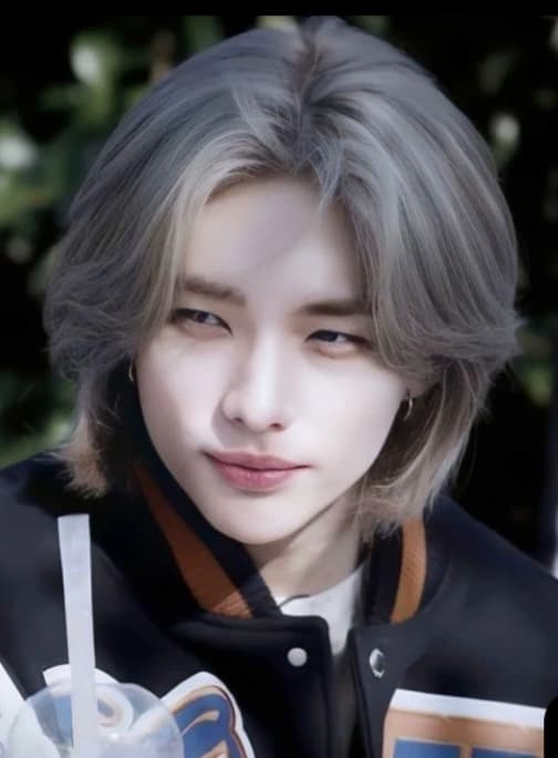 Hyunjin thumbnail