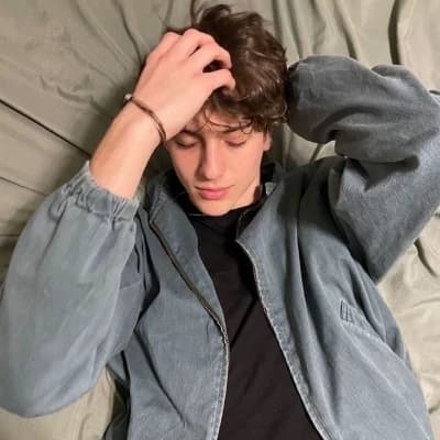 Julian 'Jules' Thorne thumbnail