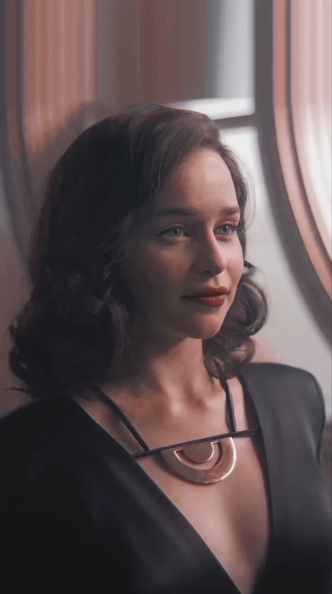 Qi’ra thumbnail