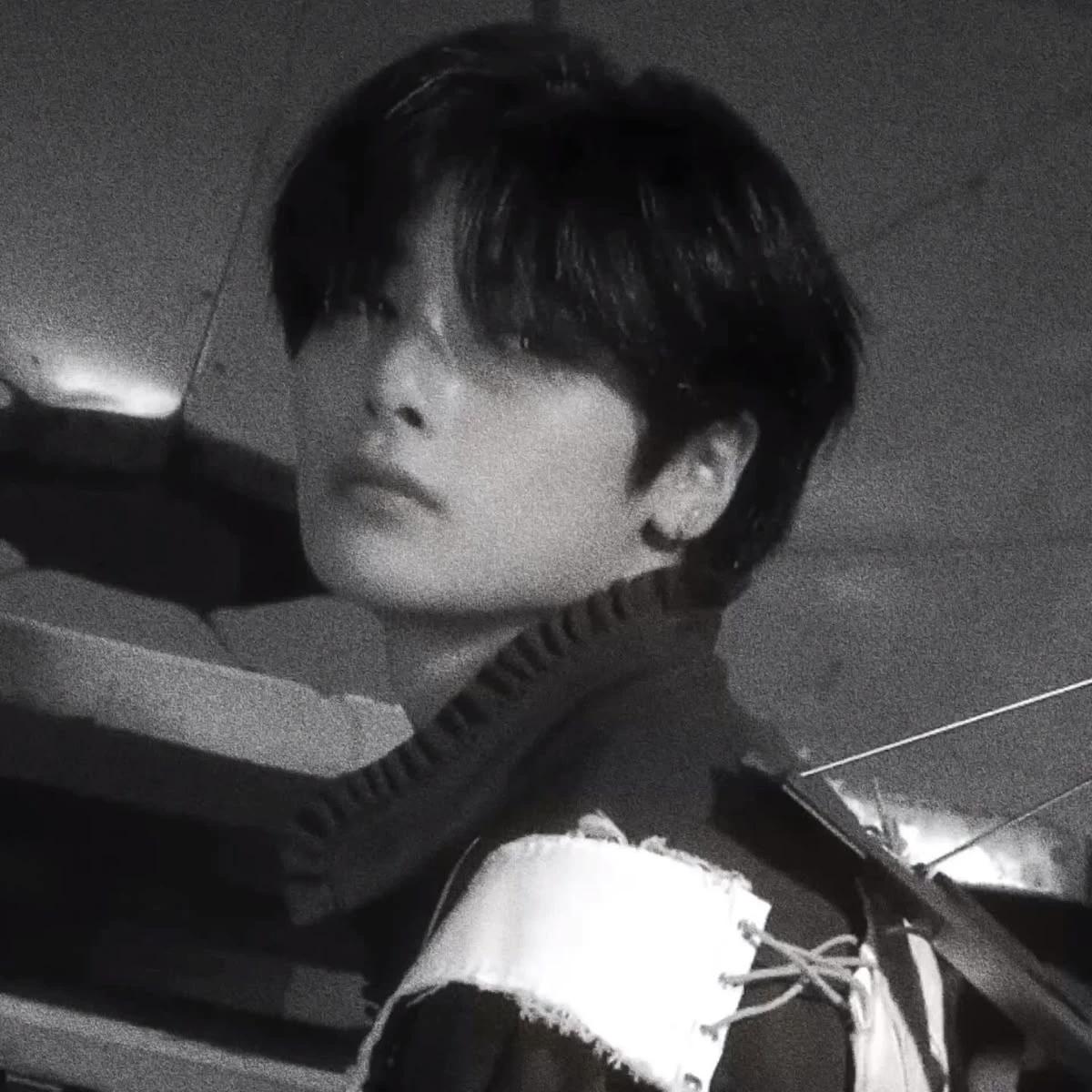 Jeongin thumbnail