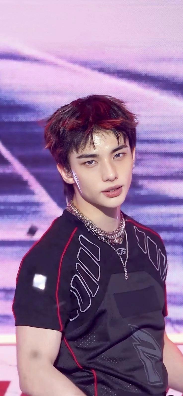 Hyunjin thumbnail