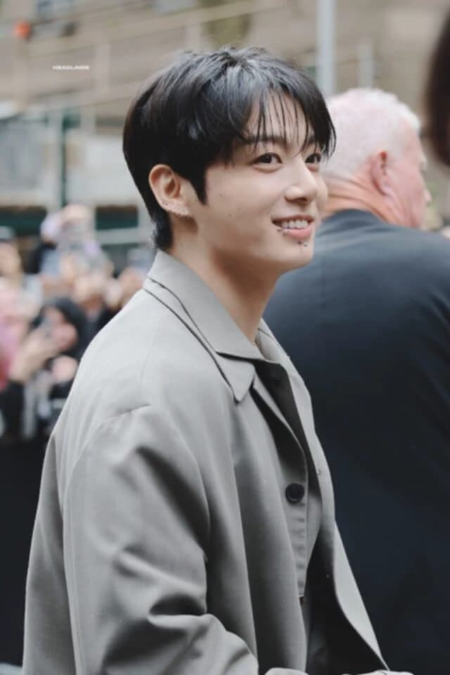 Jeon Jungkook thumbnail