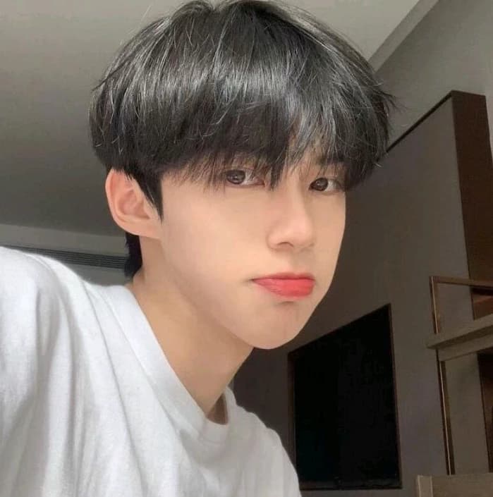 Chin thumbnail