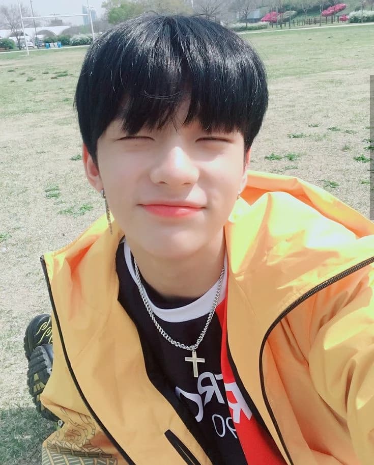 Hyunjin thumbnail
