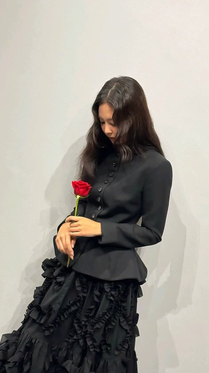 Kim Jennie. thumbnail