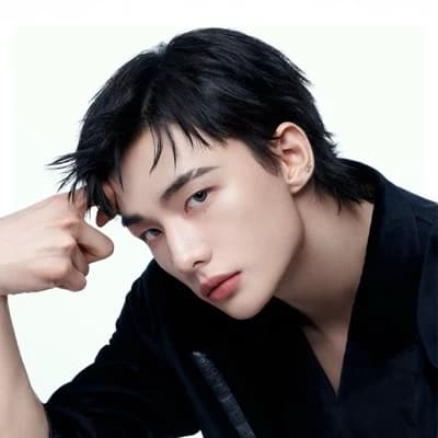 Hwang Hyunjin thumbnail