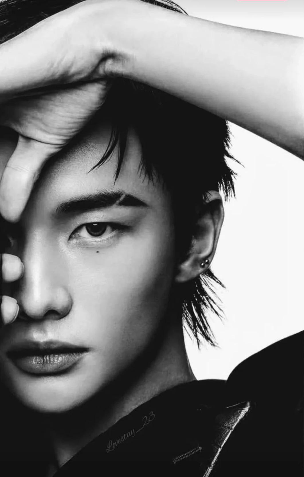 Hwang Hyunjin thumbnail