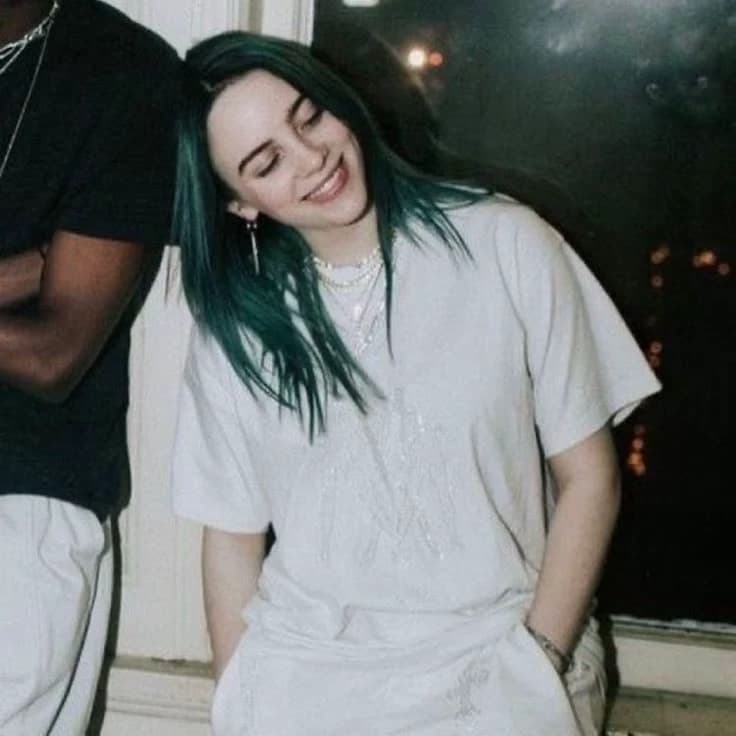 Billie Eilish. thumbnail