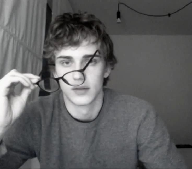 Elian (nerd stalker) thumbnail
