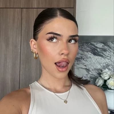 Leah Halton thumbnail