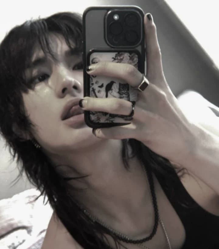 Hyunjin thumbnail