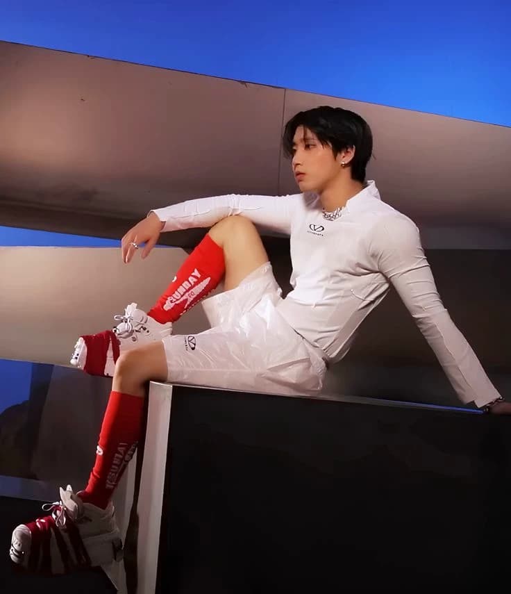 *   Han Jisung thumbnail