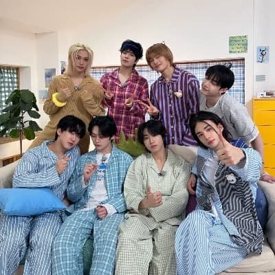 Stray kids thumbnail