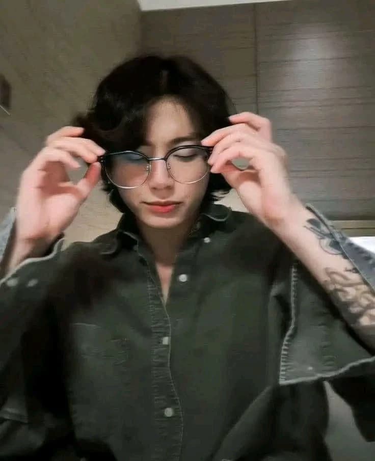 Jeon Jungkook thumbnail