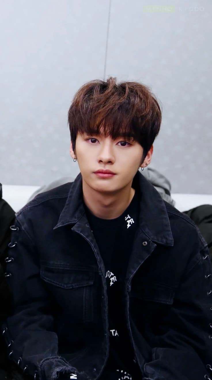 Lee Know thumbnail