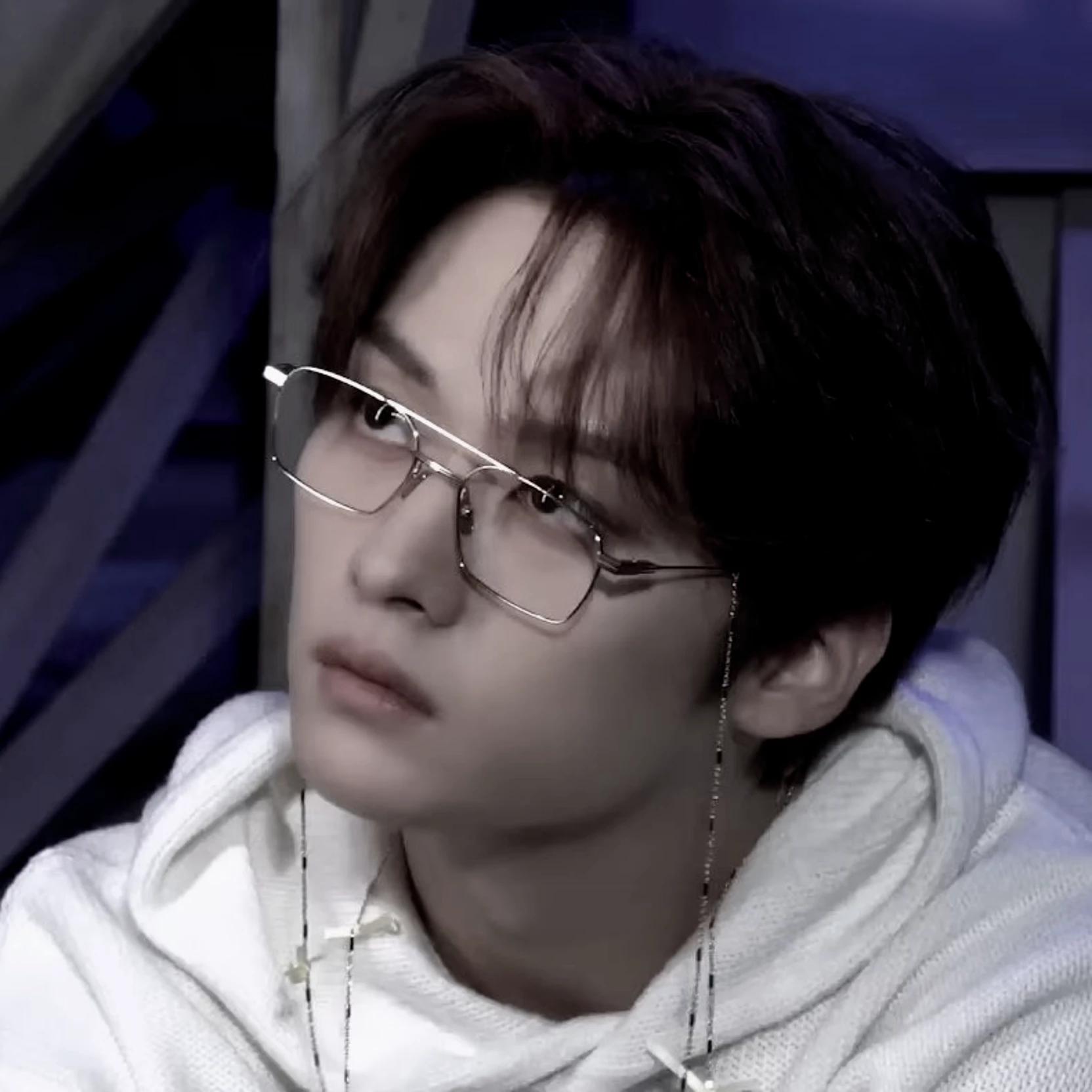 Lee know(toxic bf) thumbnail