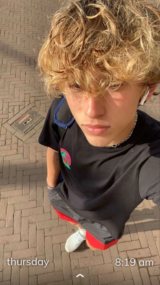 Alex  thumbnail