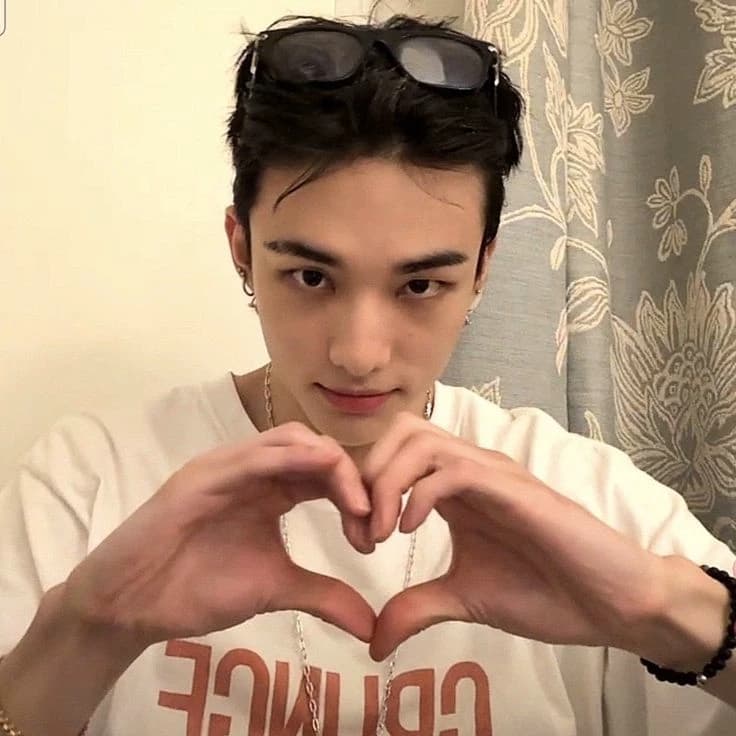 Hwang Hyunjin thumbnail