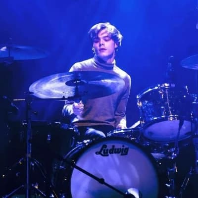 Charlie Heaton thumbnail