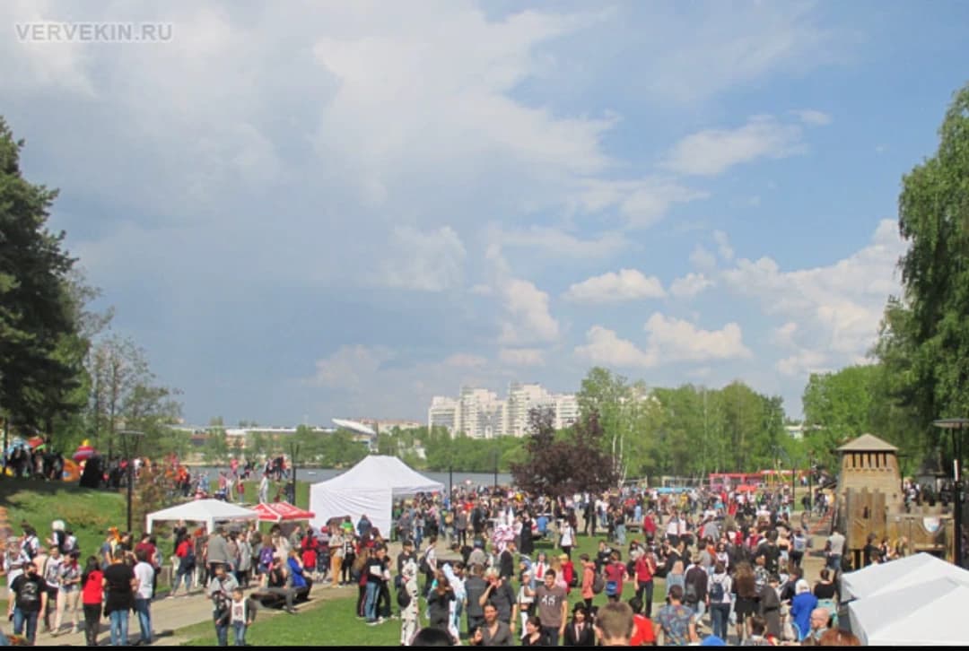 Cosplay parade thumbnail