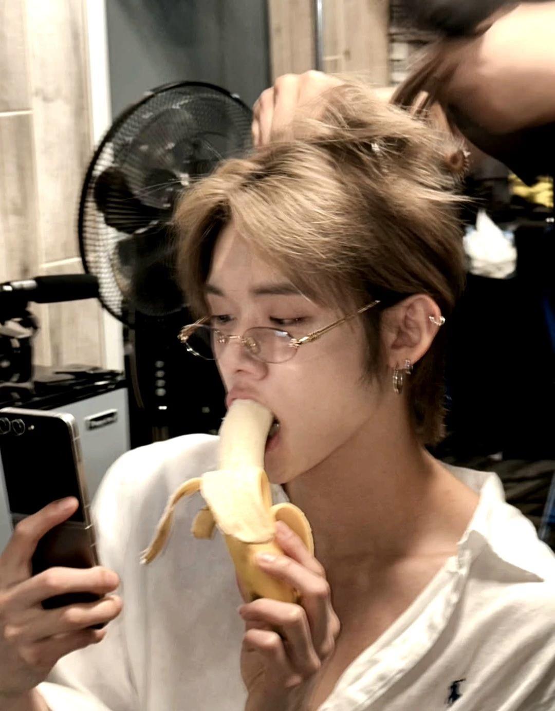 Yeonjun thumbnail