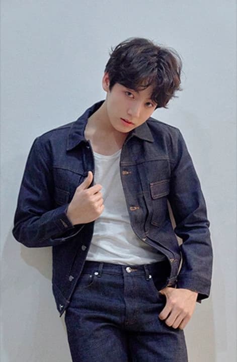 Jungkook 🔥 thumbnail