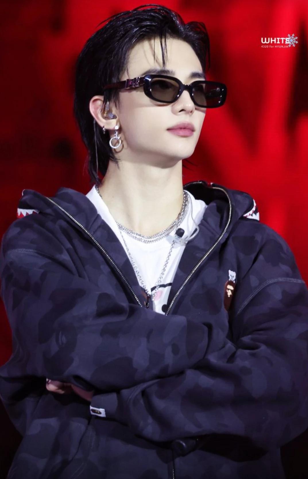 Hwang Hyunjin thumbnail