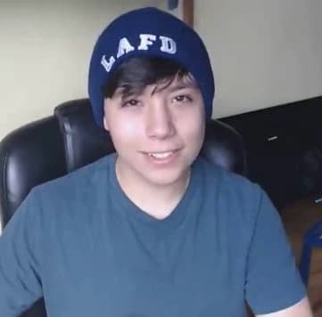 Alex Quackity thumbnail