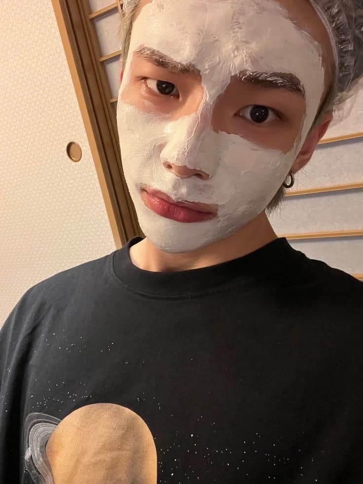 Hwang hyunjin thumbnail